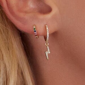 ⚡️ Electric Gold Huggie 1Piece